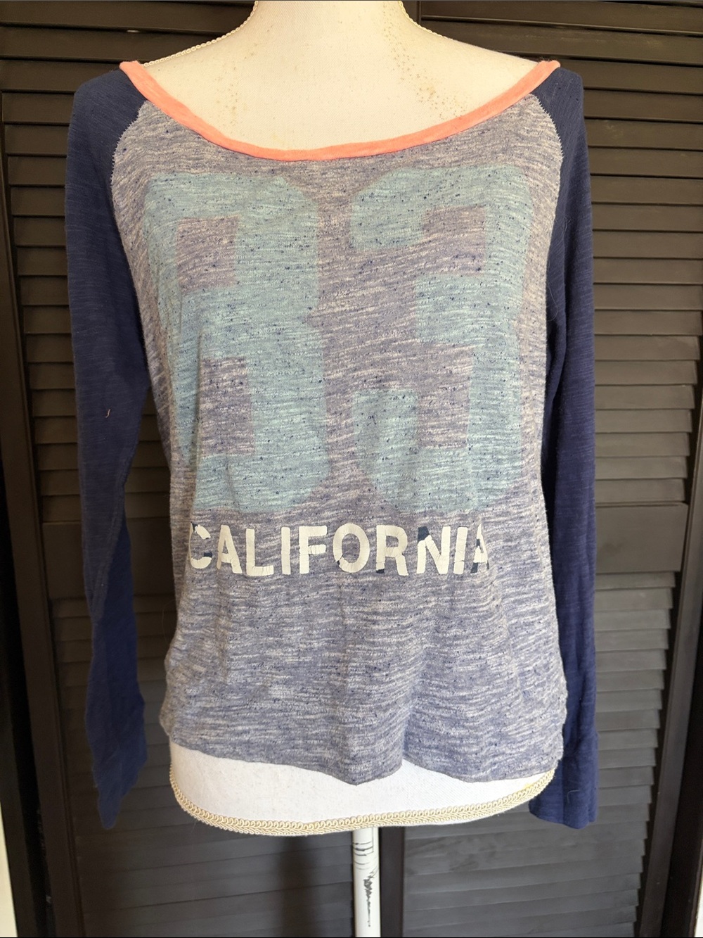 Casual 'California 23' Long Sleeve Pullover - Blue